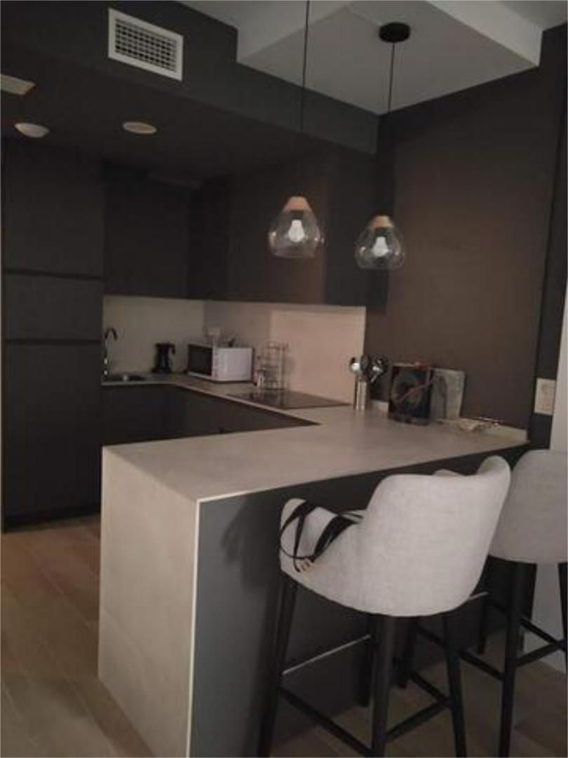 Cuina de Apartament de lloguer en  Granada Capital amb Calefacció, Piscina i Moblat