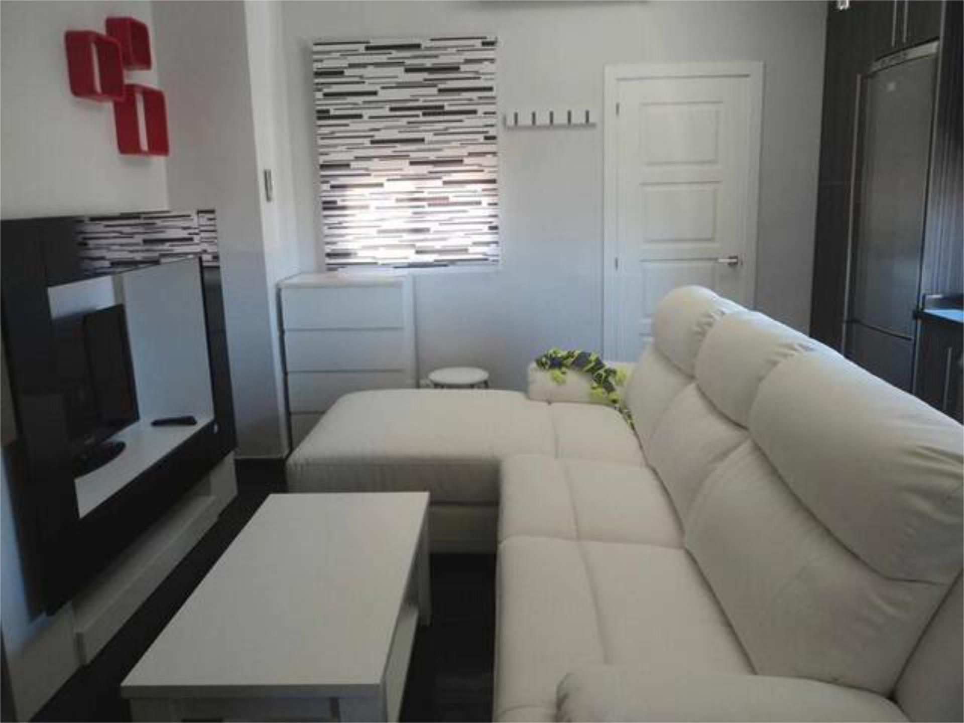 Wohnzimmer von Wohnung miete in Huesa mit Möbliert