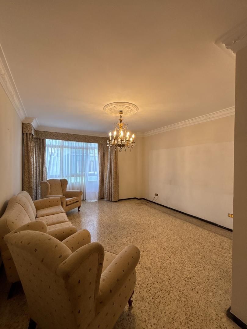 Sala d'estar de Pis en venda en Las Palmas de Gran Canaria amb Balcó