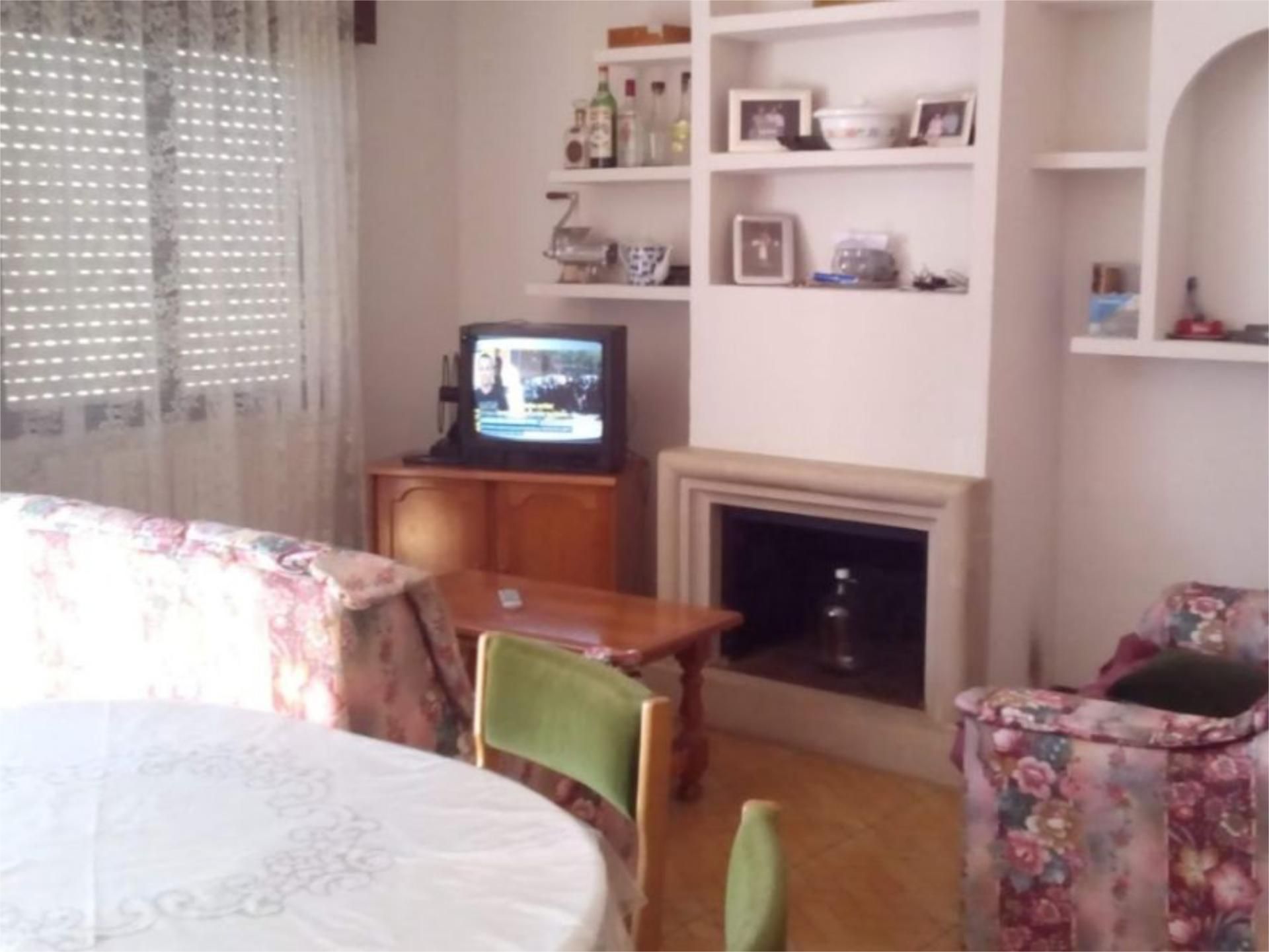 Living room of Flat for sale in Galende  with Heating, Terrace and Furnished