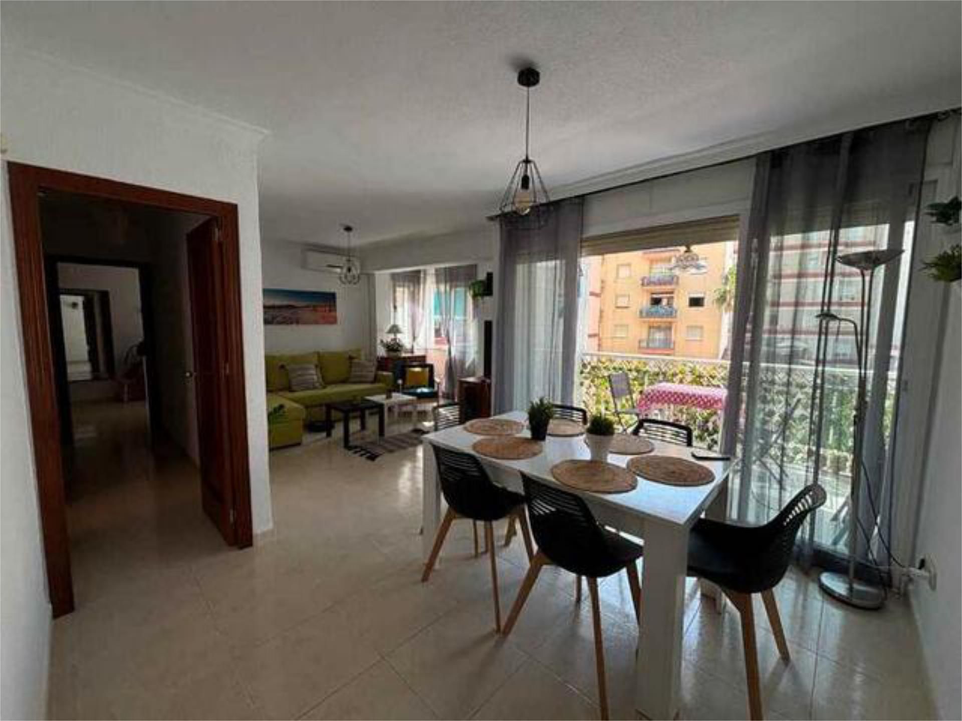 Vista exterior de Piso de alquiler en Almuñécar con Calefacción, Terraza y Amueblado