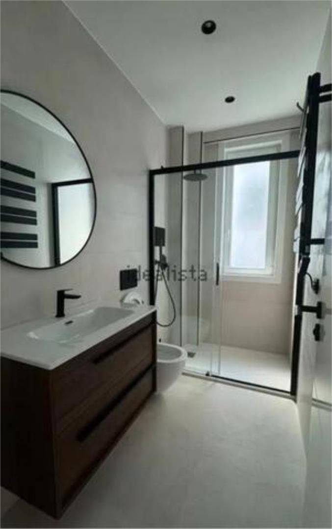 Bathroom of Study to share in A Coruña Capital   with Heating and Furnished
