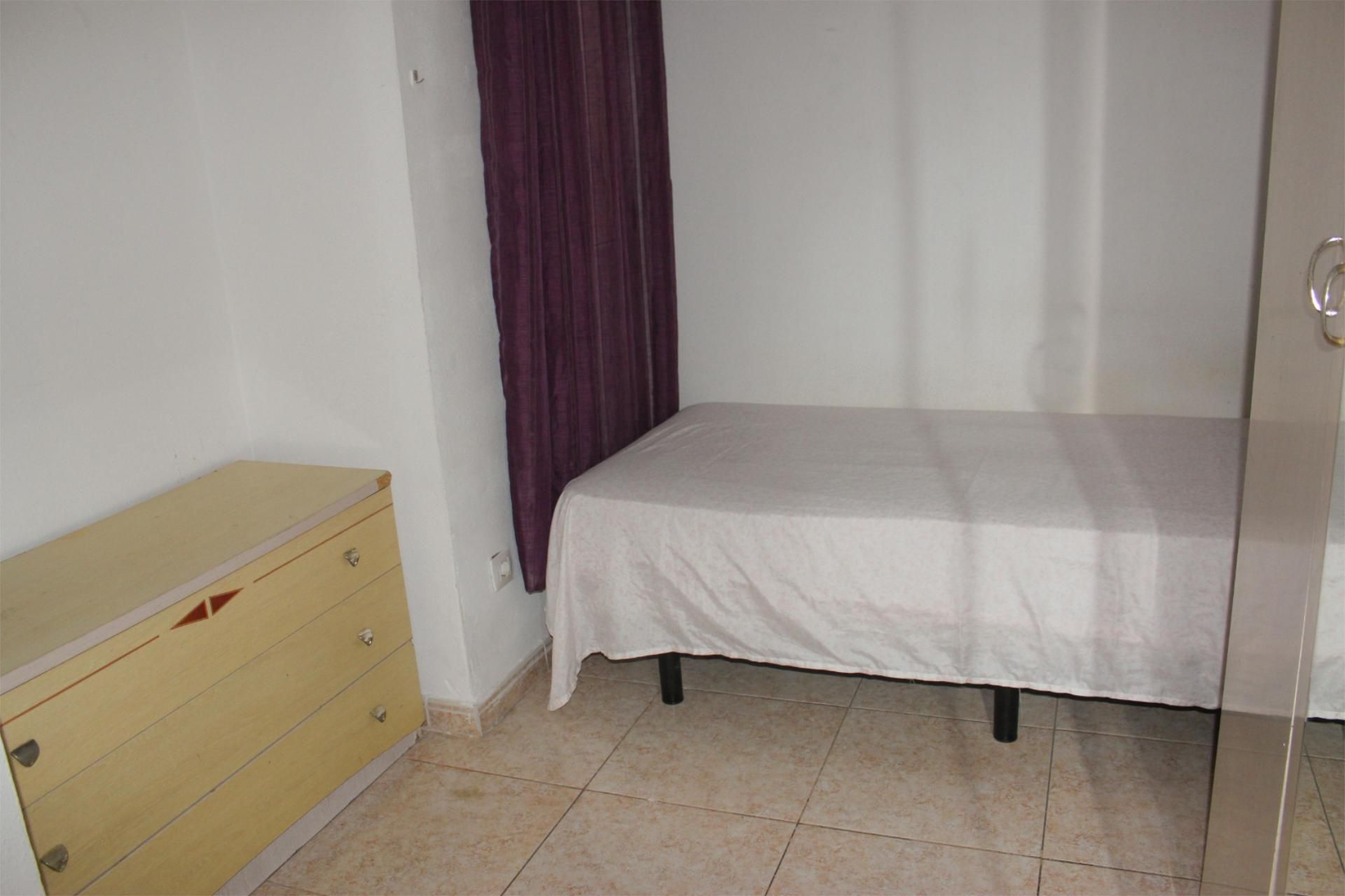 Bedroom of Flat to share in Santa Lucía de Tirajana  with Furnished, Oven and Washing machine