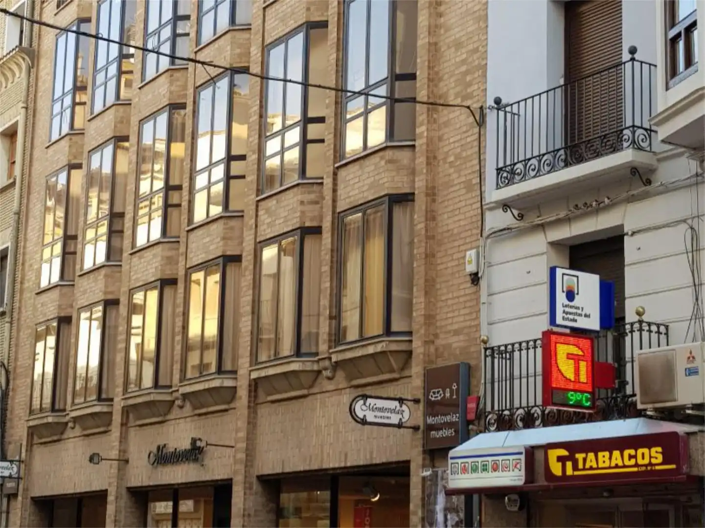 Außenansicht von Büro zur Miete in Huesca