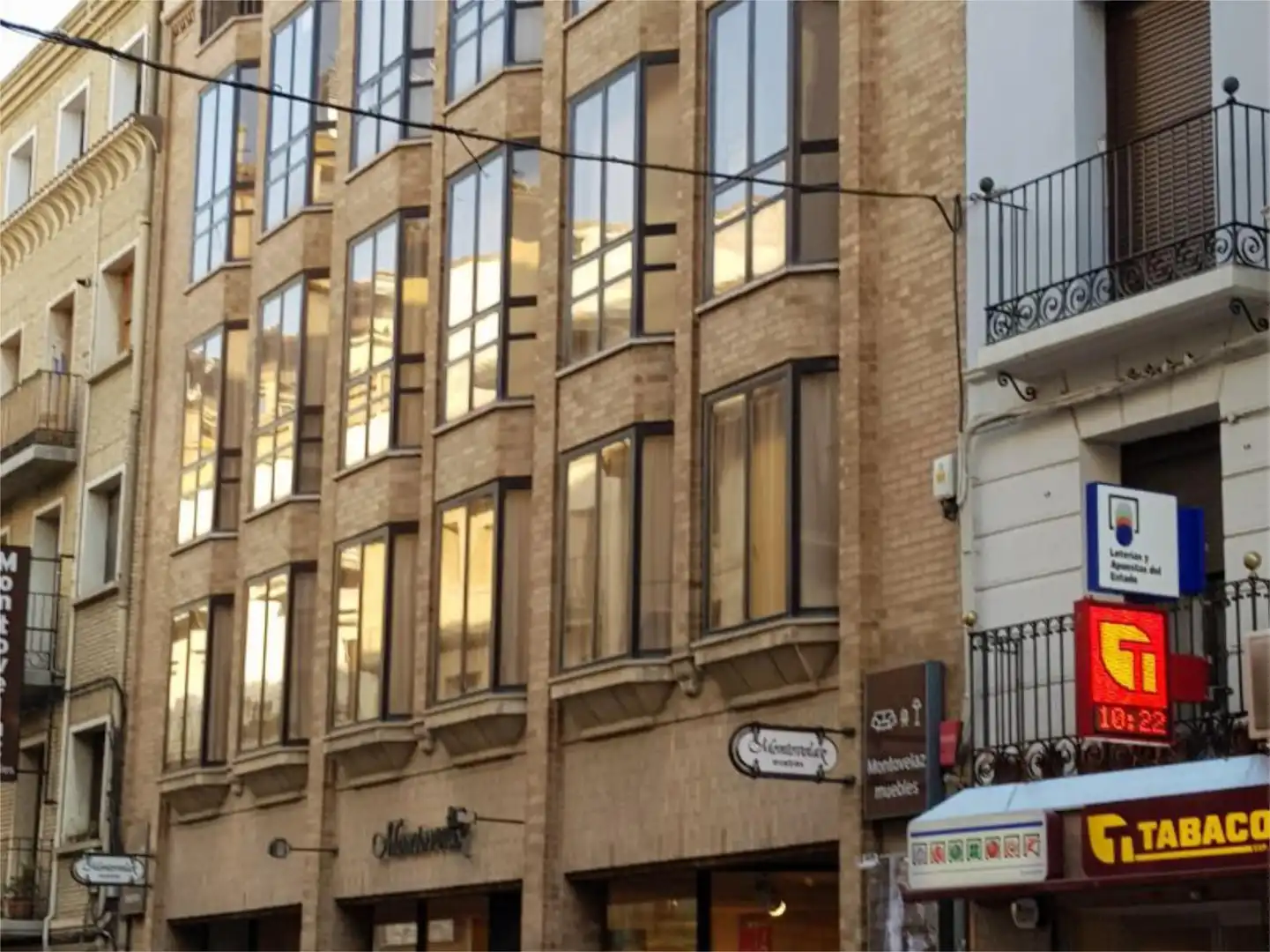 Außenansicht von Büro zur Miete in Huesca