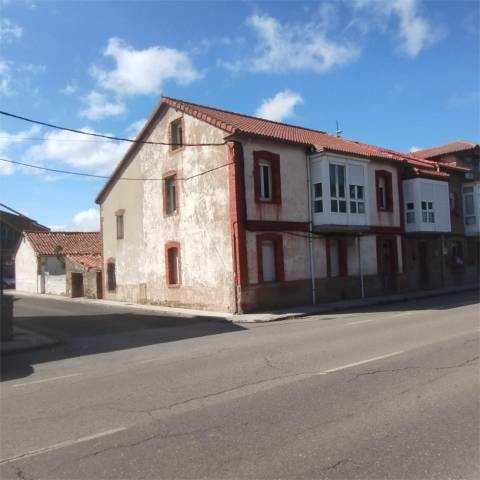 Casa adosada en Venta en Calle Real, 58 en Campoo de Enmedio