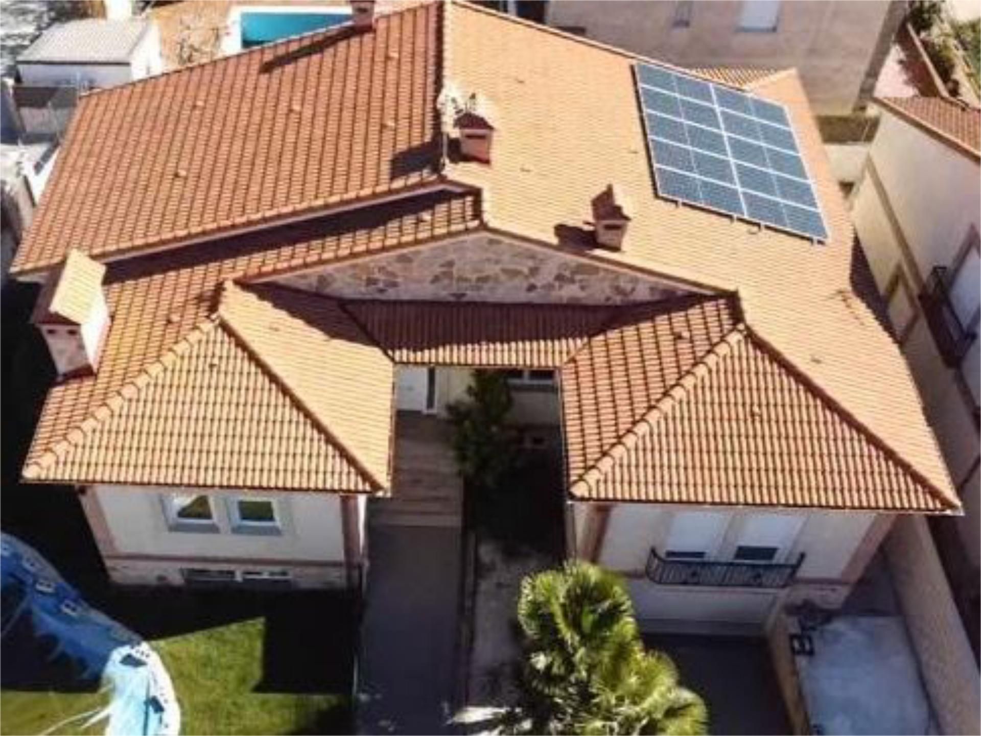 Vista exterior de Casa o xalet en venda en Sotillo de la Adrada amb Terrassa, Piscina i Balcó