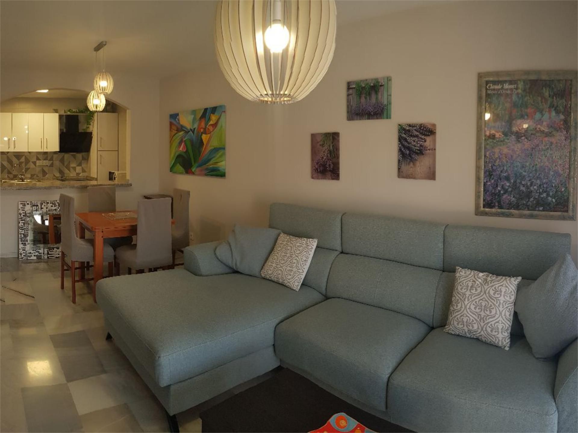 Sala d'estar de Pis de lloguer en  Almería Capital amb Calefacció, Jardí privat i Terrassa