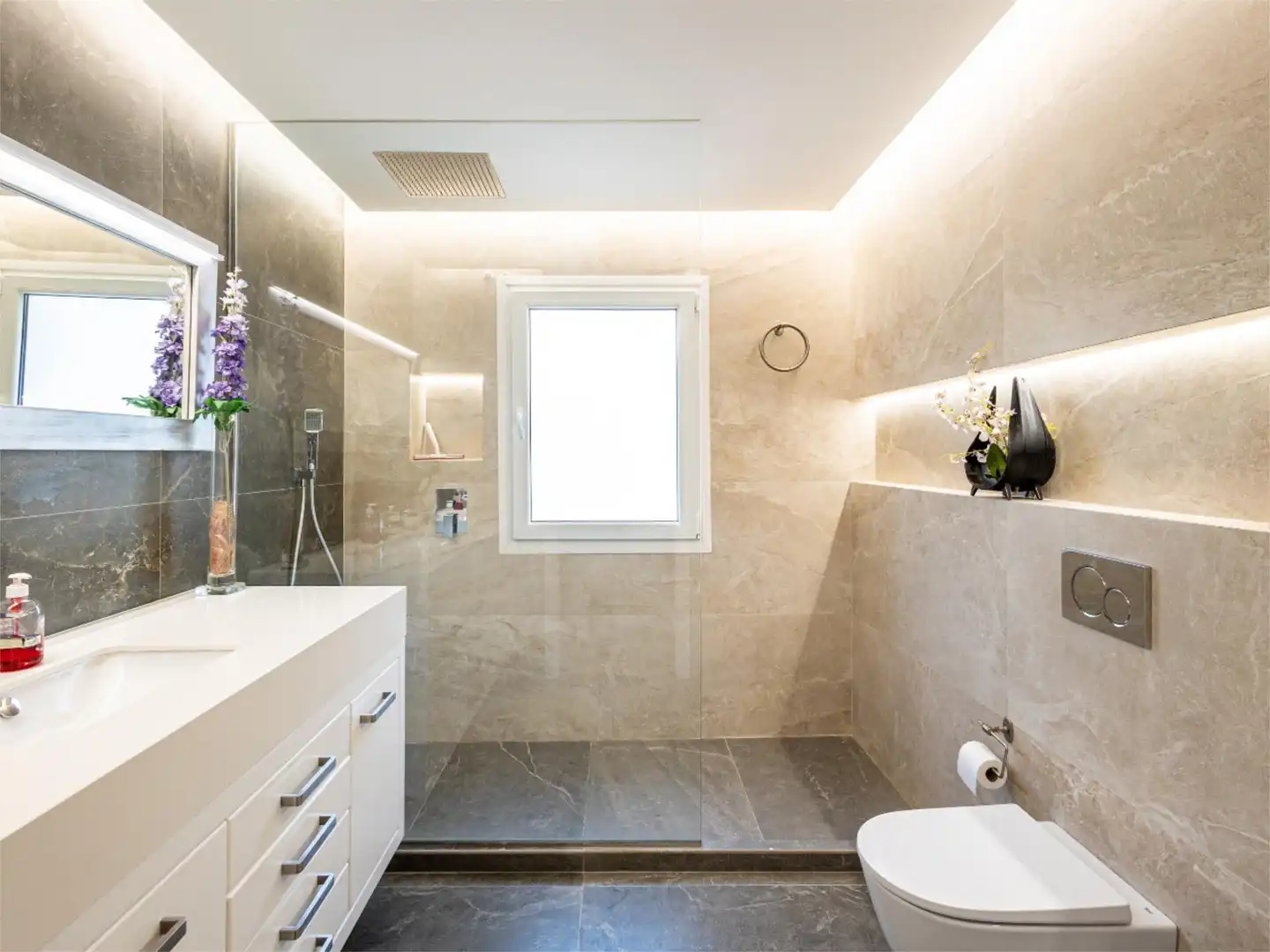 Houses for rent in Calle Calvario, 10, Huerta Belón - Calvario Bathroom of Houses for rent in Marbella with Air Conditioner, Heating and Private garden
