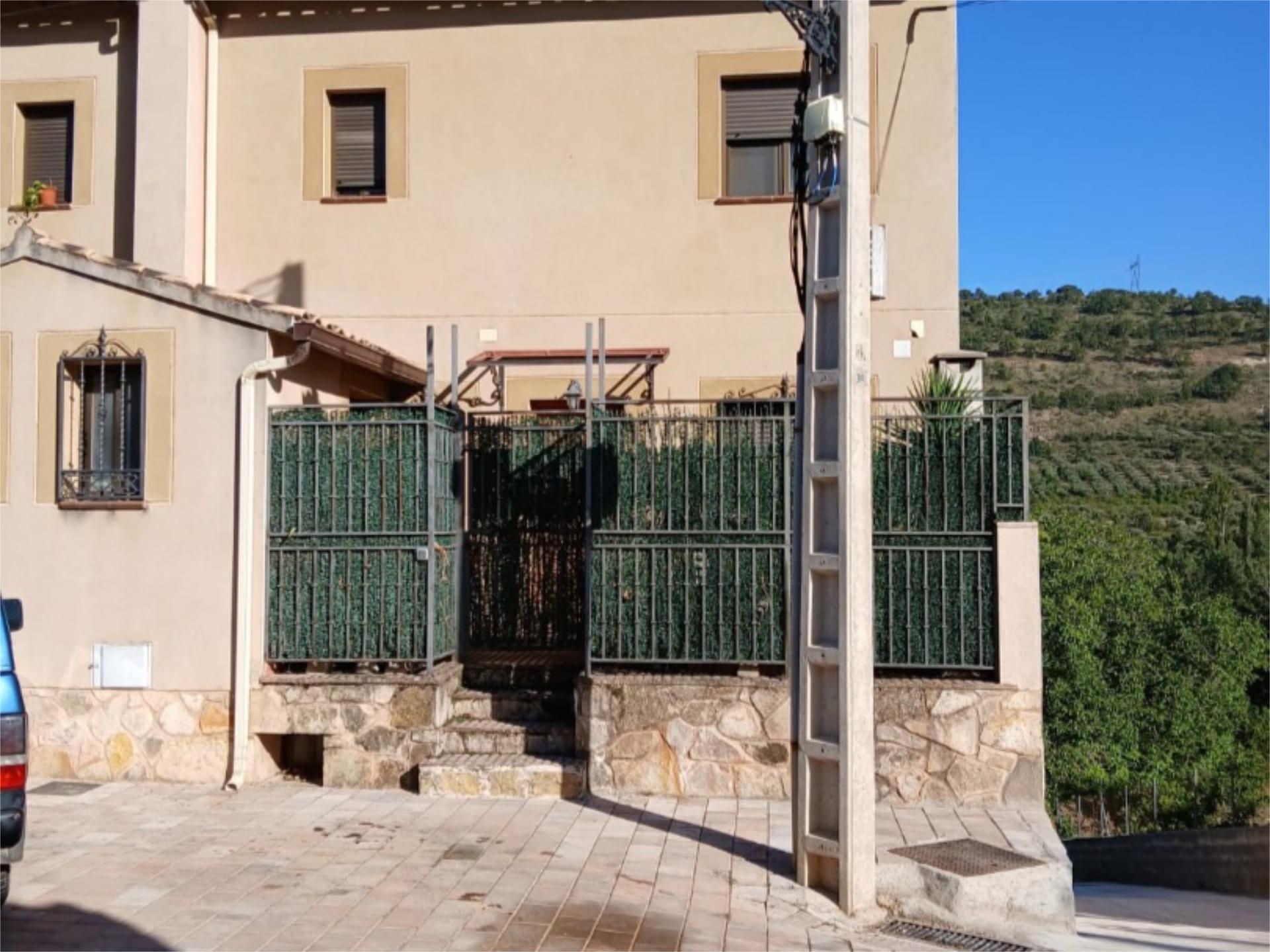 Vista exterior de Casa o chalet en venta en Budia con Calefacción y Terraza