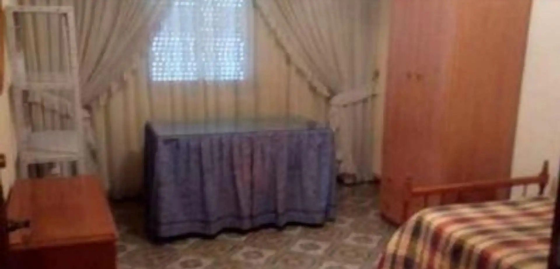 Habitación de Piso de alquiler en Jaén con Calefacción, Amueblado y Horno