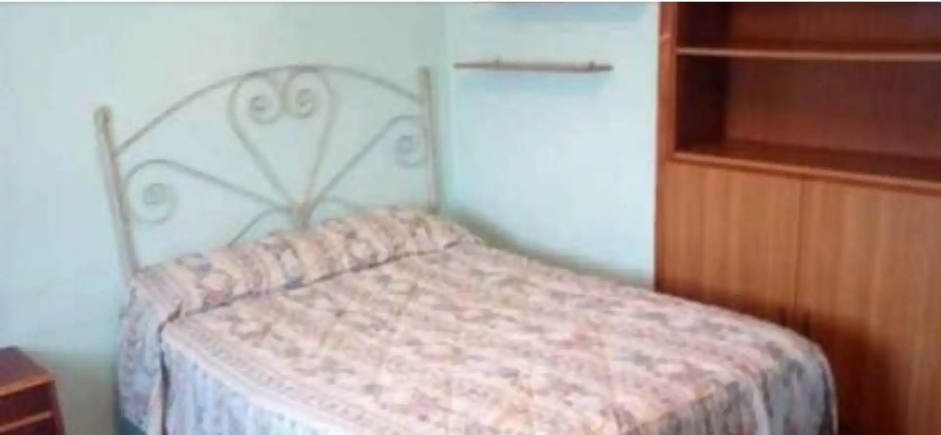 Habitación de Piso de alquiler en Jaén con Calefacción, Amueblado y Horno