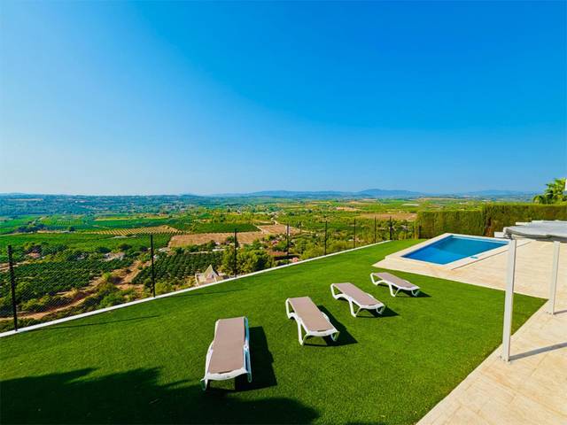 Casa-chalet en Alquiler en Calle Julio Romero de Torres, 13B en Cumbres de Calicanto