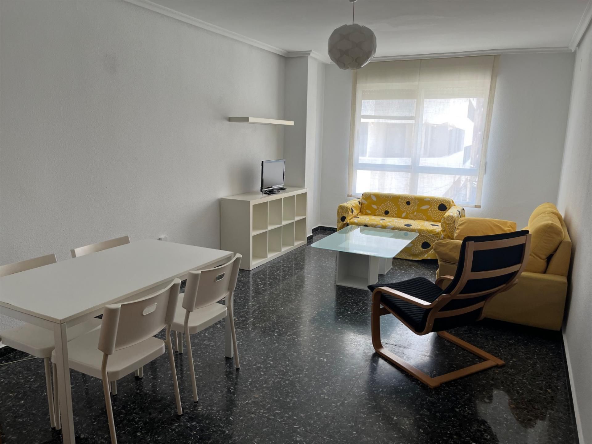 Living room of Flat to rent in  Albacete Capital  with Heating, Furnished and Community parking