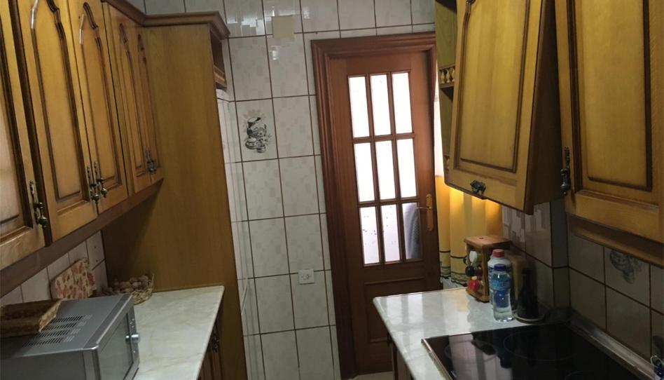 Flat to rent in Avenida de América, 47, Barrio de Zaidín, Granada - image 1 Photo 1 of Flat to rent in Avenida de América, 47, Barrio de Zaidín, Granada