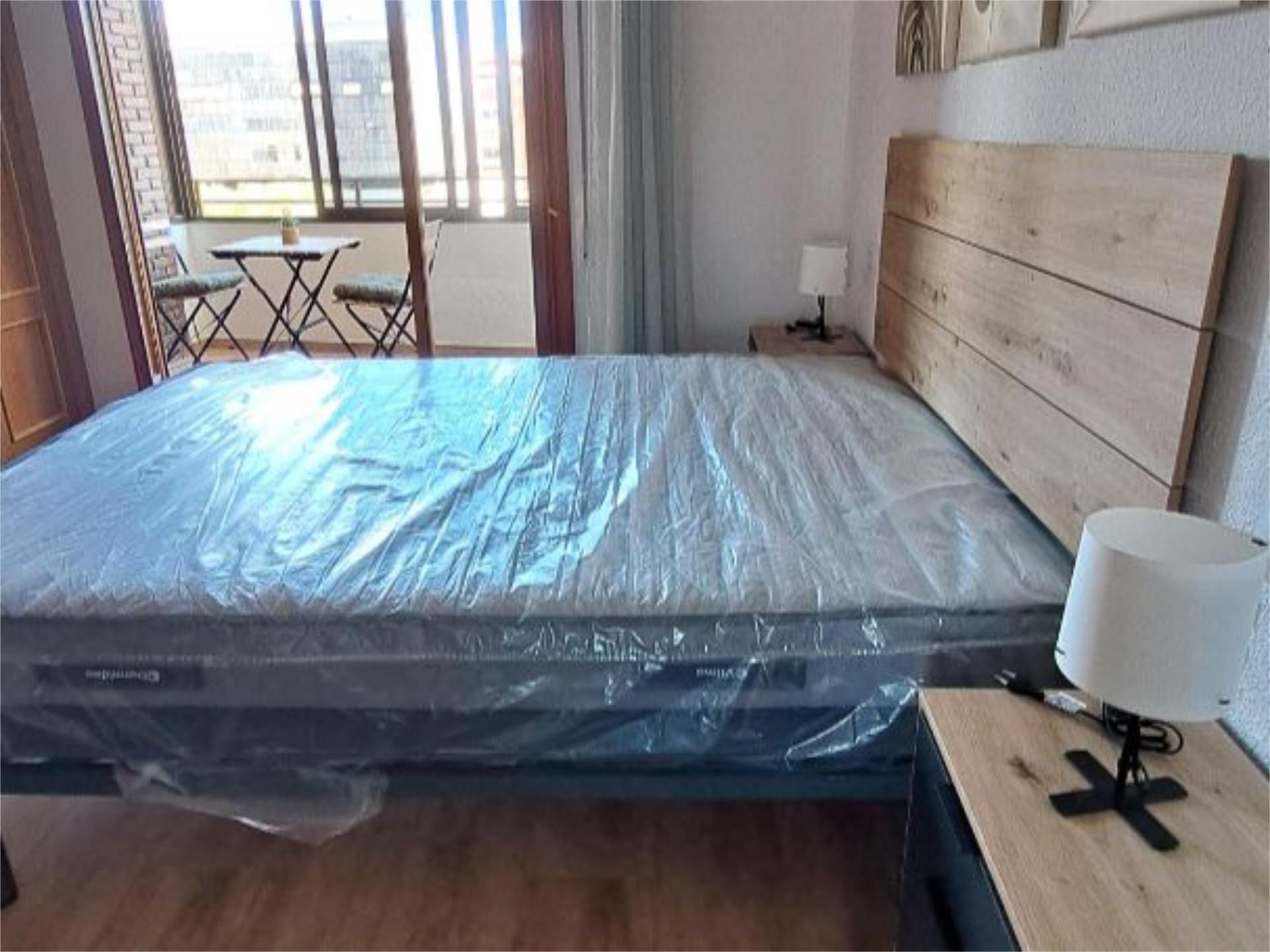 Flat to share in Calle de Rafael Asín, 25, Campoamor