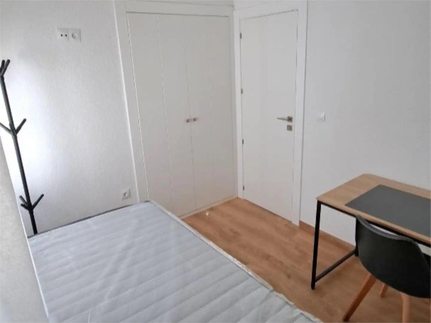 Habitación en Calle de Rafael Asín, 25, Campoamor Habitación en Calle de Rafael Asín, 25, Campoamor
