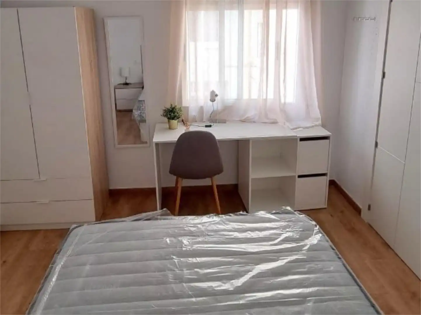 Habitación en Calle de Rafael Asín, 25, Campoamor Habitación de Piso para compartir en Alicante / Alacant con Amueblado y Balcón