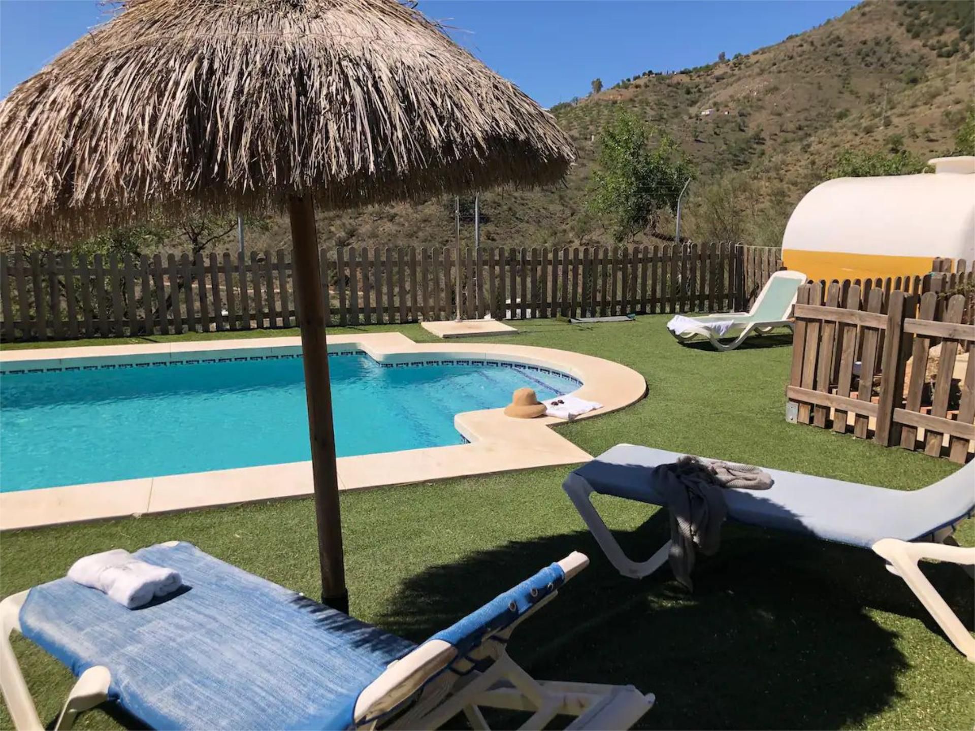 Piscina de Finca rústica de lloguer en Casabermeja amb Jardí privat, Terrassa i Piscina