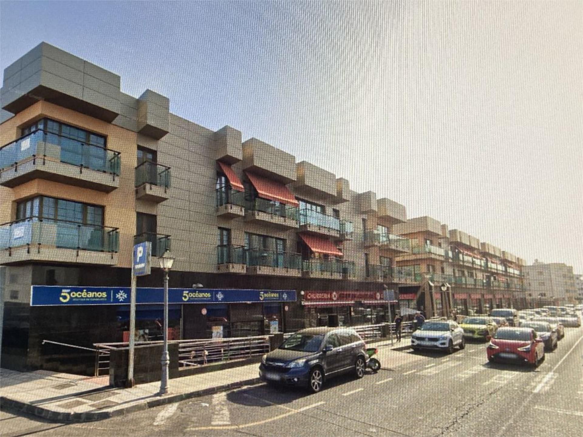 Vista exterior de Pis en venda en Arrecife amb Aire condicionat, Terrassa i Balcó