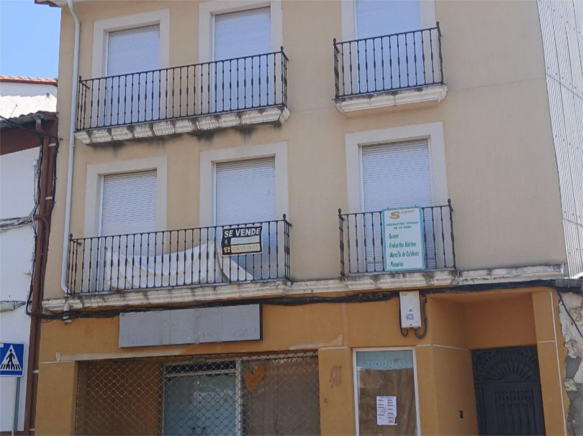 Exterior view of Industrial buildings for sale in Garganta la Olla