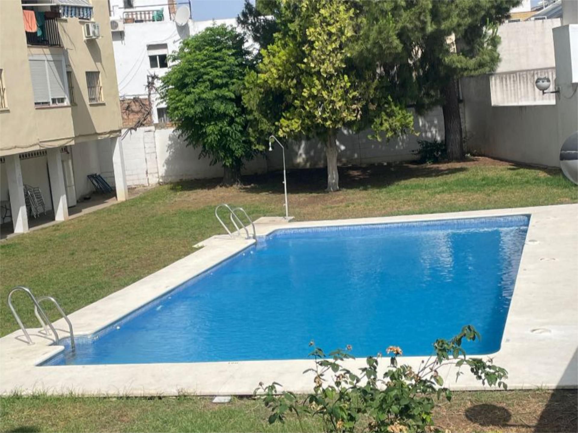 Piscina de Pis en venda en Tomares
