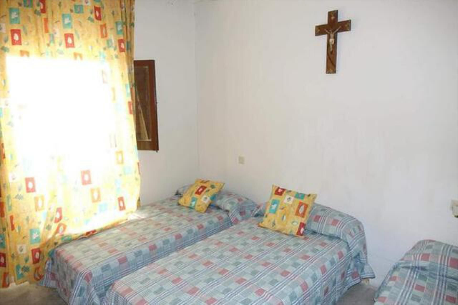 Habitación de Casa o chalet en venta en Santa Coloma de Gramenet con Terraza y Amueblado