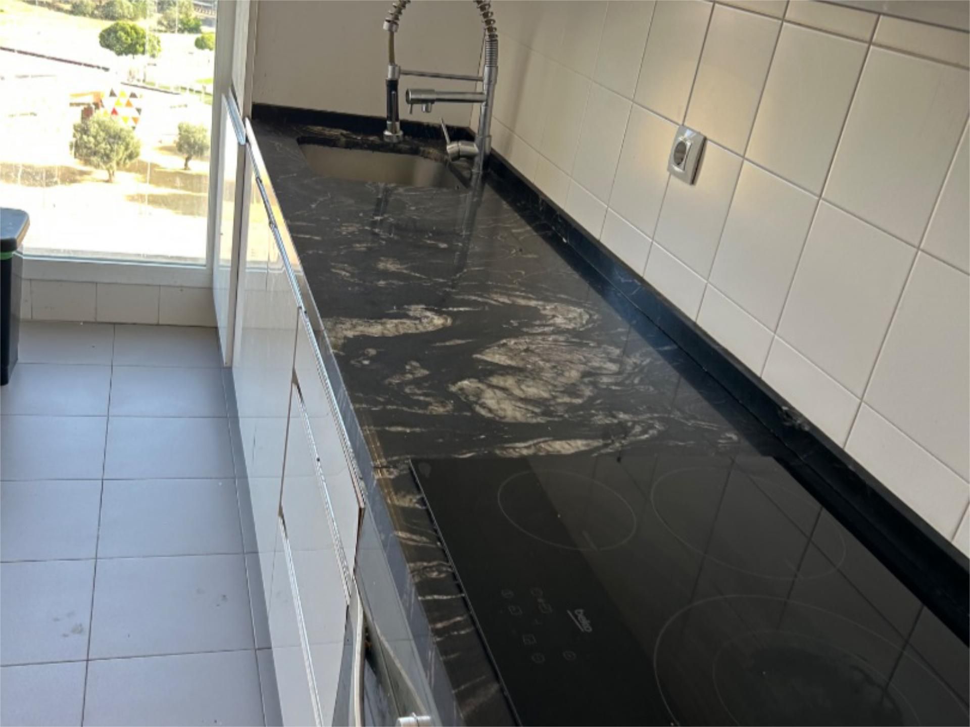 Kitchen of Flat for sale in Dos Hermanas  with Air Conditioner, Heating and Parquet flooring