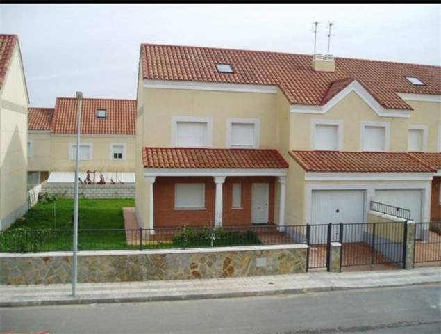 Casa-chalet en Alquiler en Calle Albacete, 18 en Albarreal de Tajo