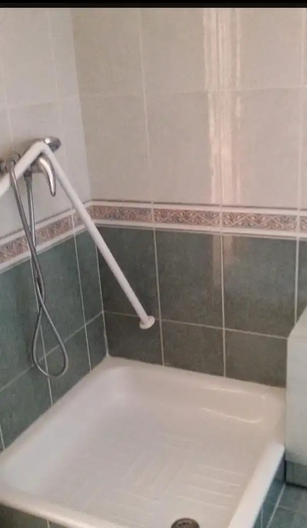Casa o chalet de alquiler en Calle Albacete, 18, Albarreal de Tajo Baño de Casa o chalet de alquiler en Albarreal de Tajo con Aire acondicionado, Calefacción y Jardín privado