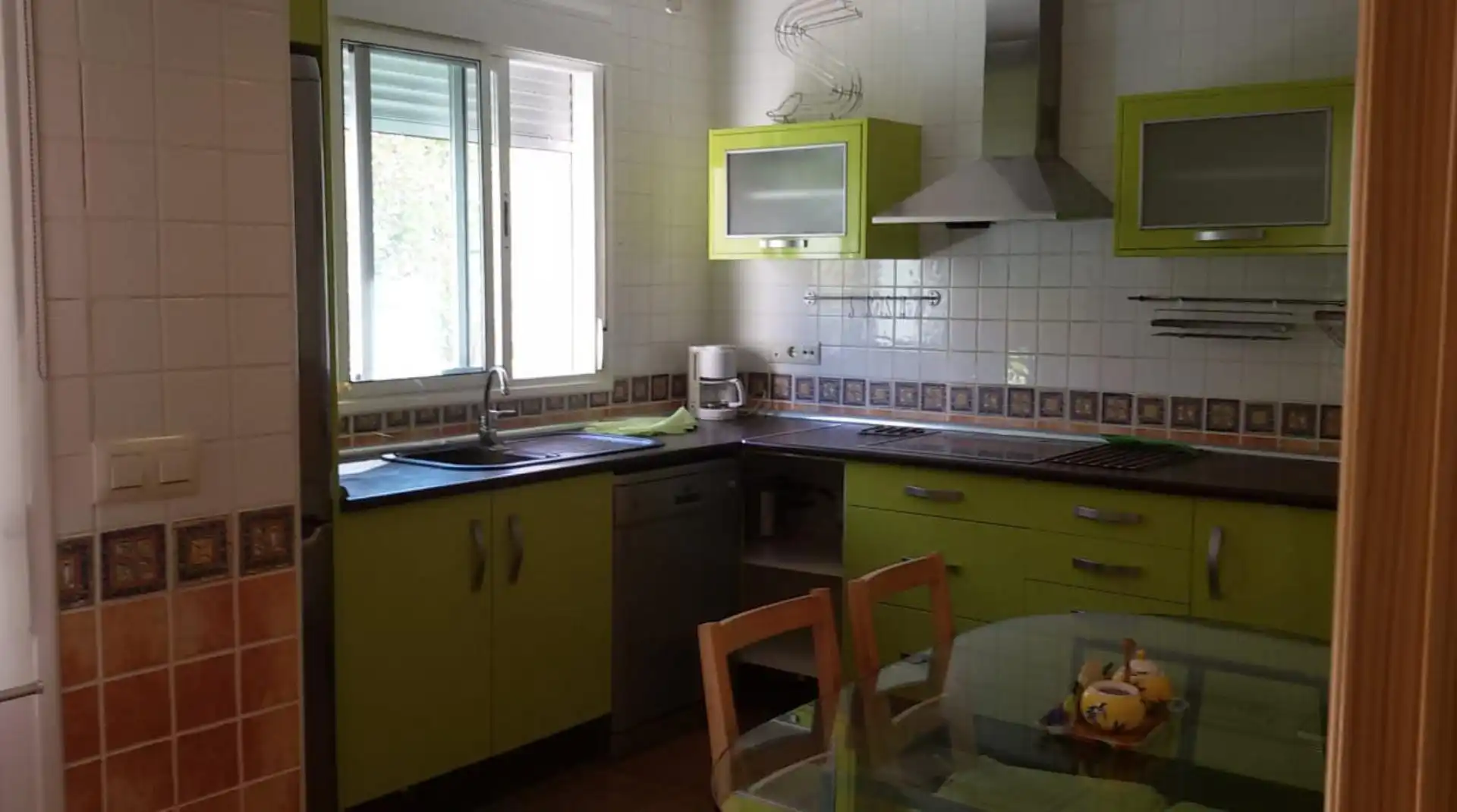Casa o chalet de alquiler en Calle Albacete, 18, Albarreal de Tajo Cocina de Casa o chalet de alquiler en Albarreal de Tajo con Aire acondicionado, Calefacción y Jardín privado