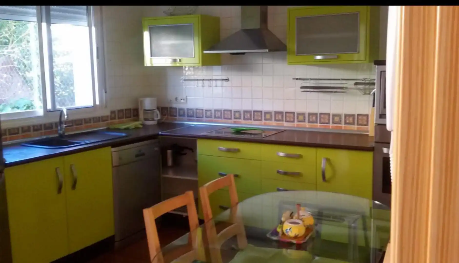Casa o chalet de alquiler en Calle Albacete, 18, Albarreal de Tajo Cocina de Casa o chalet de alquiler en Albarreal de Tajo con Aire acondicionado, Calefacción y Jardín privado