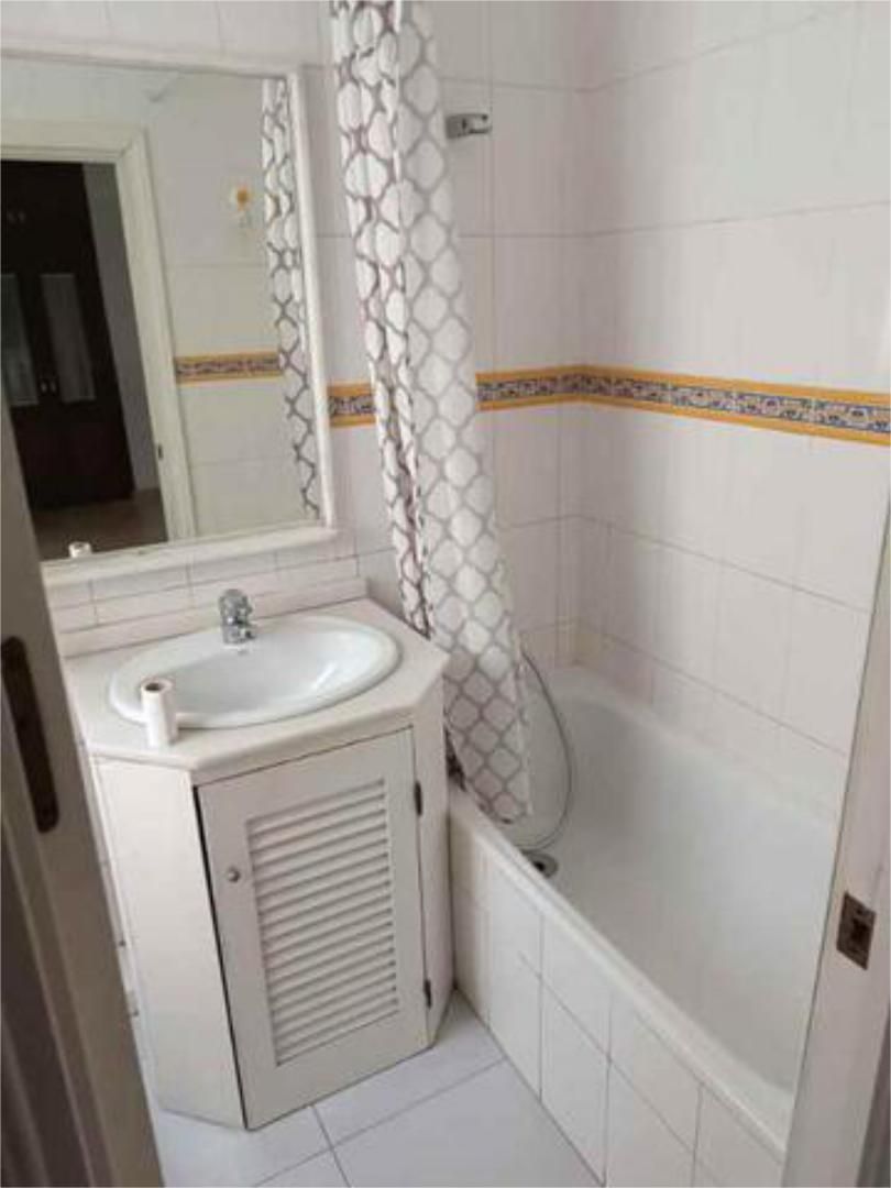 Bathroom of Flat for sale in  Sevilla Capital