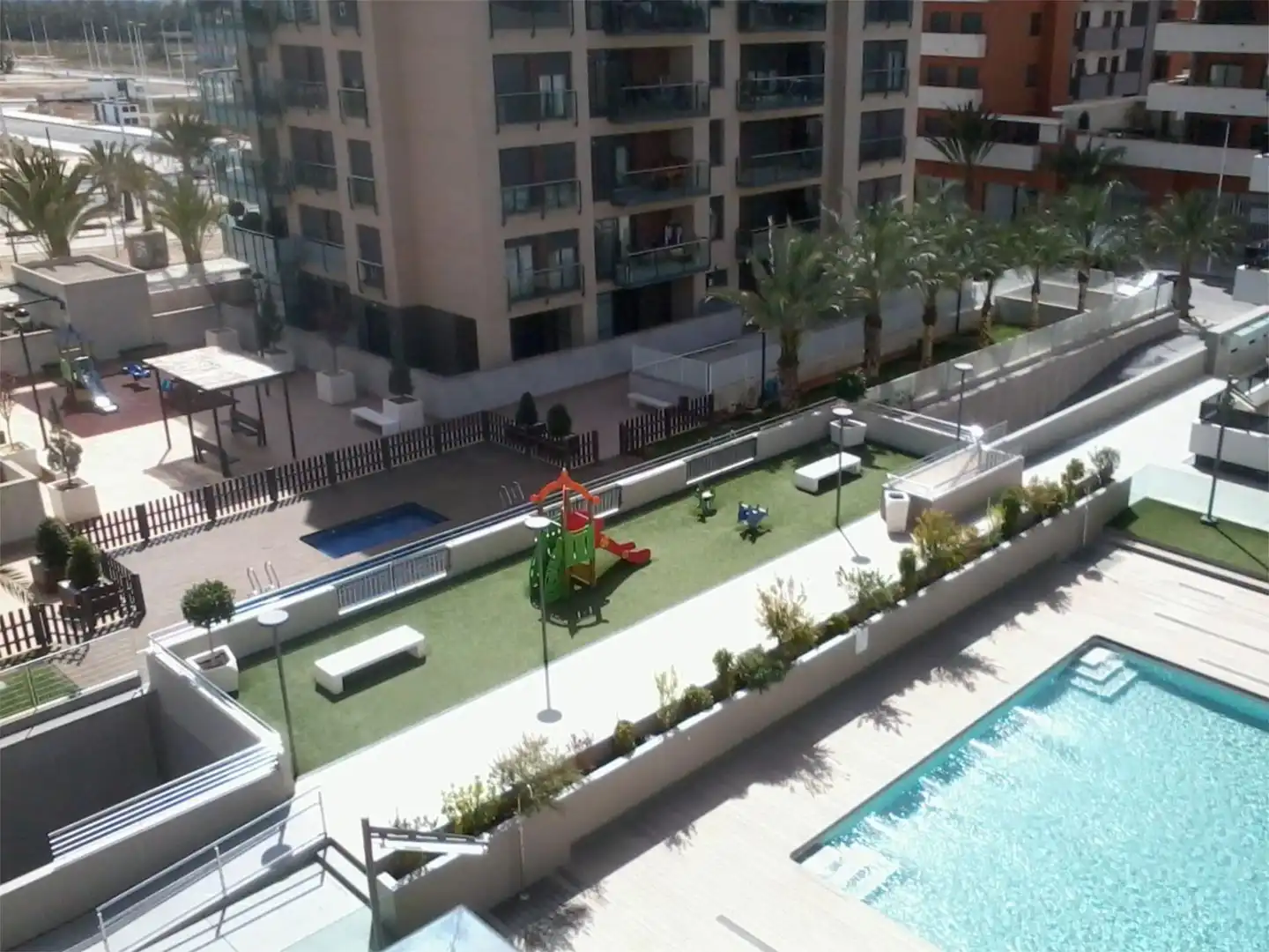 Pis de lloguer a Carrer Celia Lozano, 14, Nou Altabix Piscina de Pis de lloguer en Elche / Elx amb Aire condicionat, Calefacció i Jardí privat