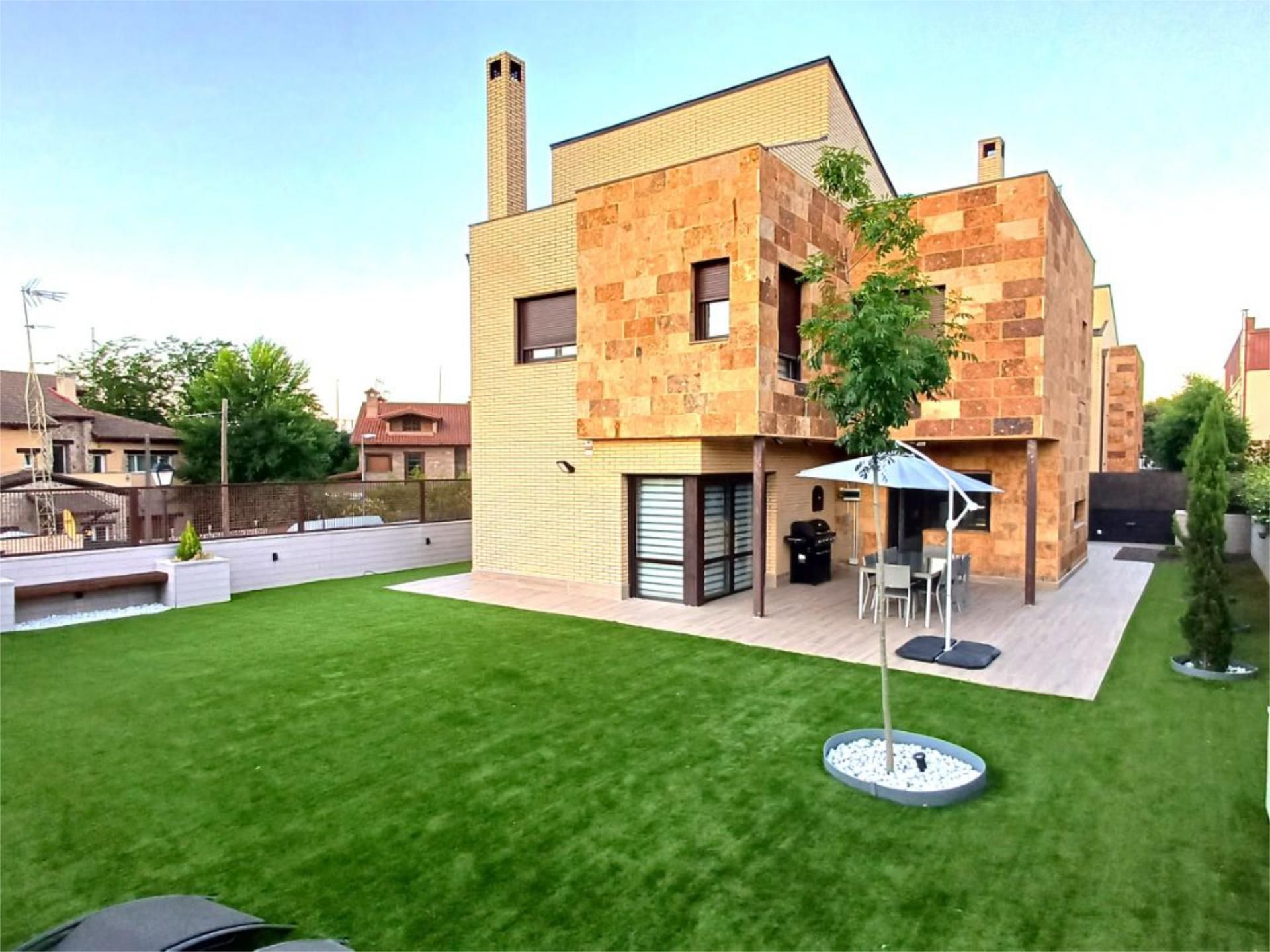 Terrace of House or chalet for sale in Alpedrete  with Air Conditioner and Swimming Pool