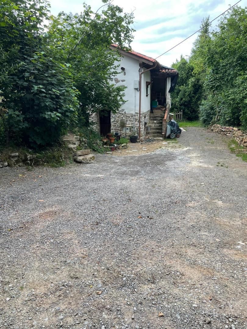 Casa o xalet en venda en Parres amb Terrassa