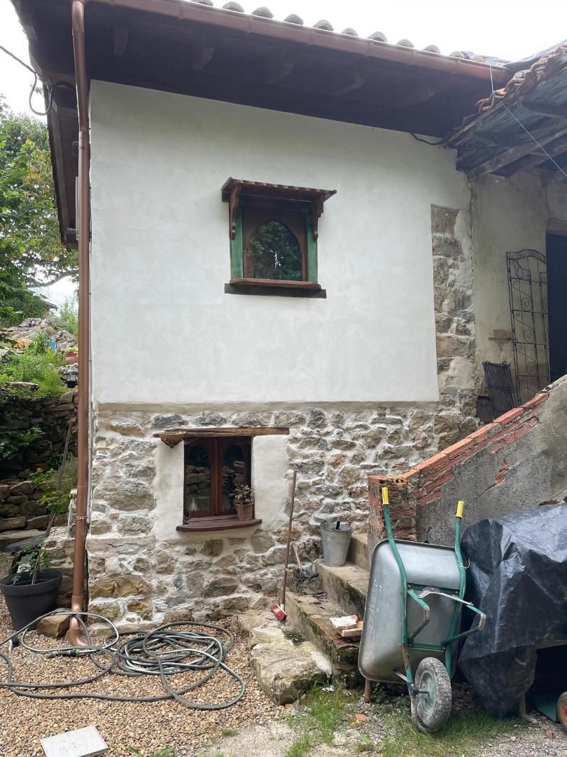 Vista exterior de Casa o xalet en venda en Parres amb Terrassa