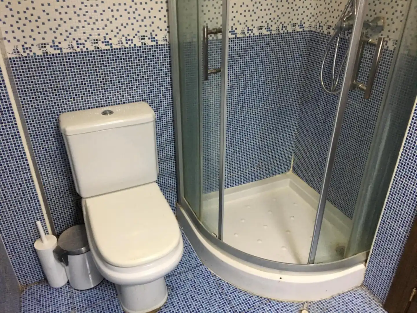 Baño de Apartamento de alquiler en Úbeda con Aire acondicionado, Calefacción y Parquet