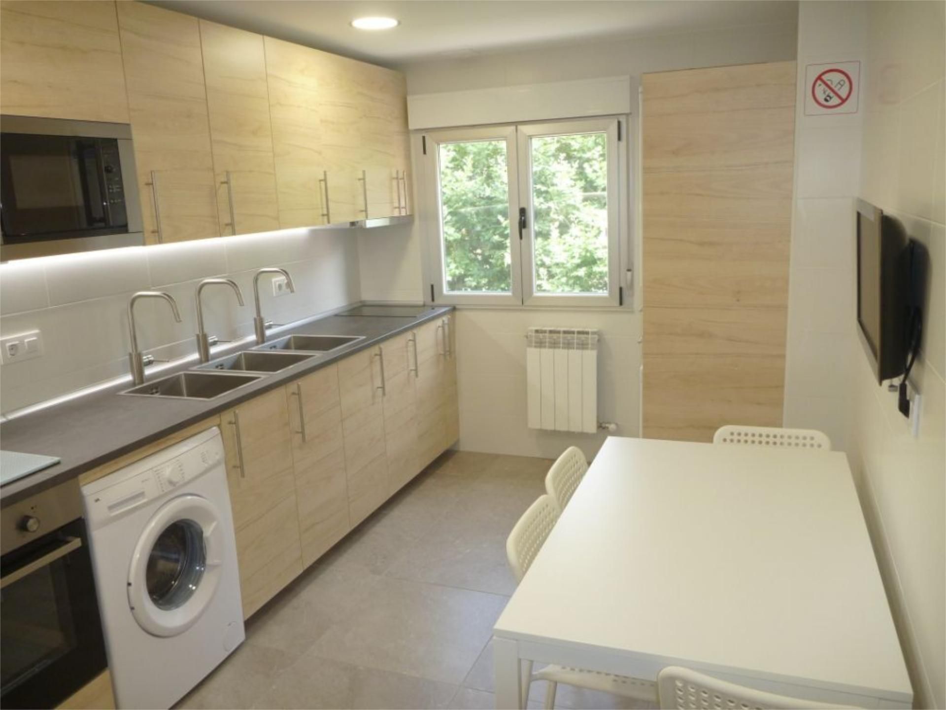 Flat to share in Calle Ónice, 3, Pizarrales