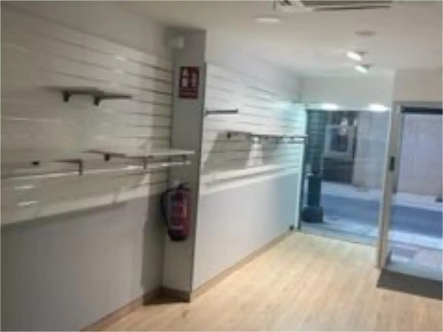 Local en venta en Carrer del Bisbe Climent, 1, Casco Histórico Local en venta en Castellón de la Plana / Castelló de la Plana con Aire acondicionado, Calefacción y Parquet