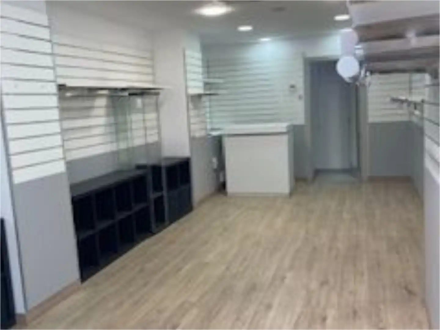 Local en venta en Carrer del Bisbe Climent, 1, Casco Histórico Local en venta en Castellón de la Plana / Castelló de la Plana con Aire acondicionado, Calefacción y Parquet