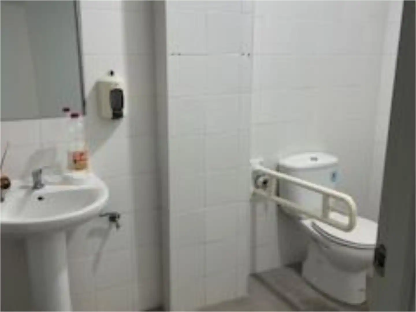 Local en venta en Carrer del Bisbe Climent, 1, Casco Histórico Baño de Local en venta en Castellón de la Plana / Castelló de la Plana con Aire acondicionado, Calefacción y Parquet