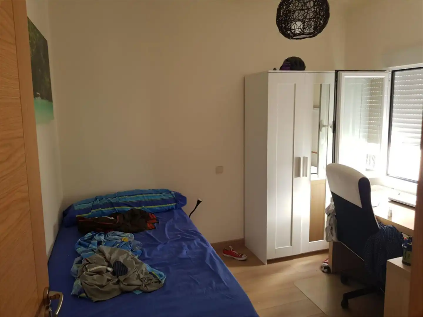 Room in Calle de Jerónima Llorente, 33, Bellas Vistas Bedroom of Flat for share in Madrid with Air Conditioner, Heating and Parquet flooring