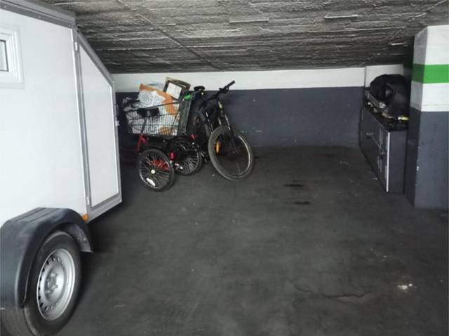 Garaje en Venta en Calle de la Primavera de Praga, 11 en Media Legua