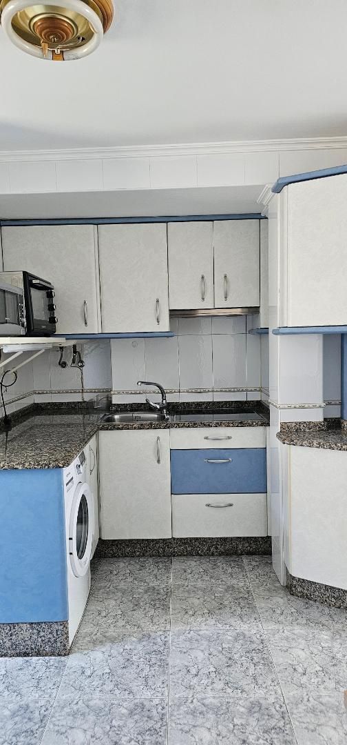 Cuina de Pis en venda en Laxe amb Jardí privat, Parquet i Traster