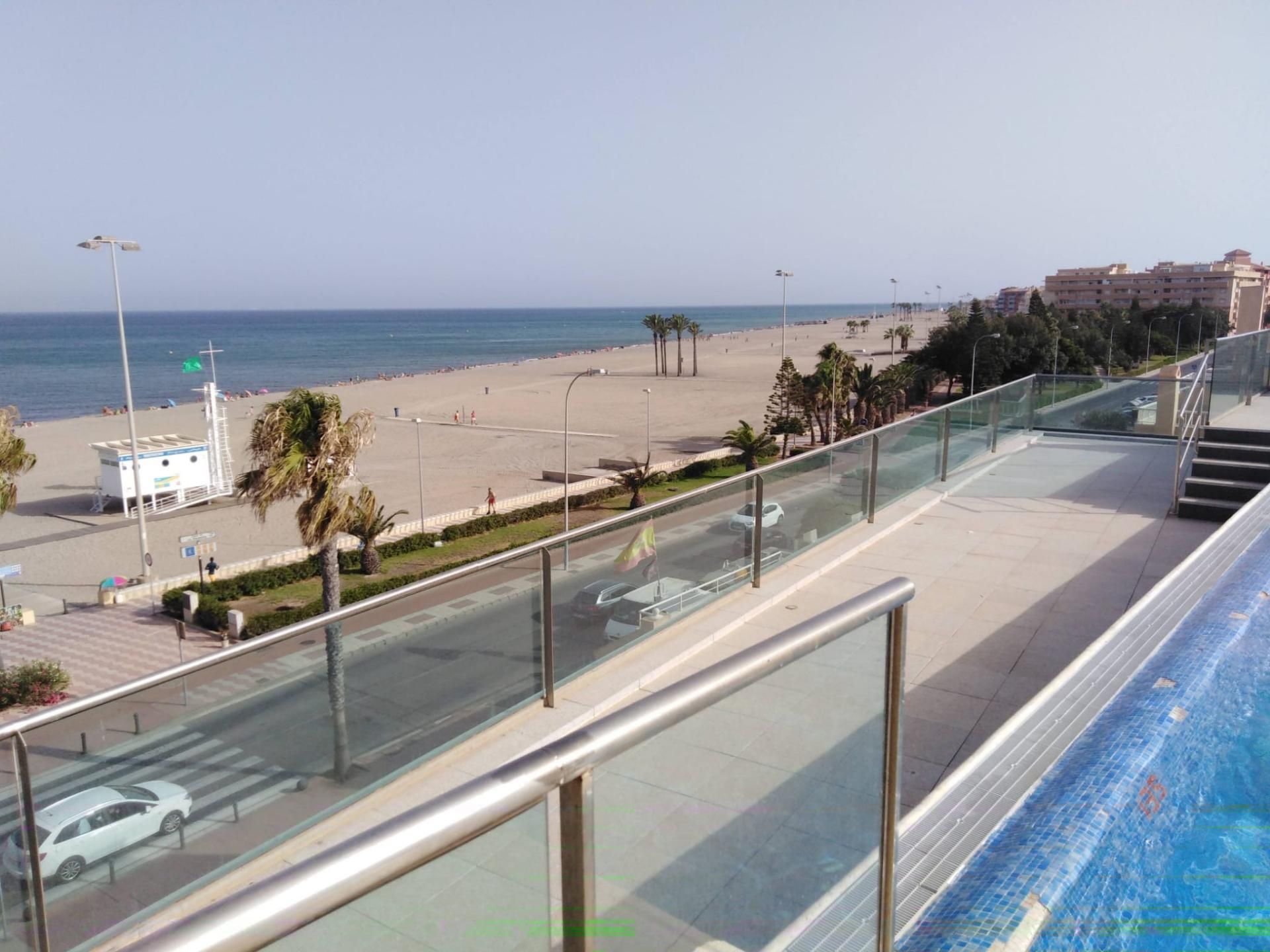 Terraza de Piso en venta en Roquetas de Mar con Aire acondicionado, Parquet y Piscina