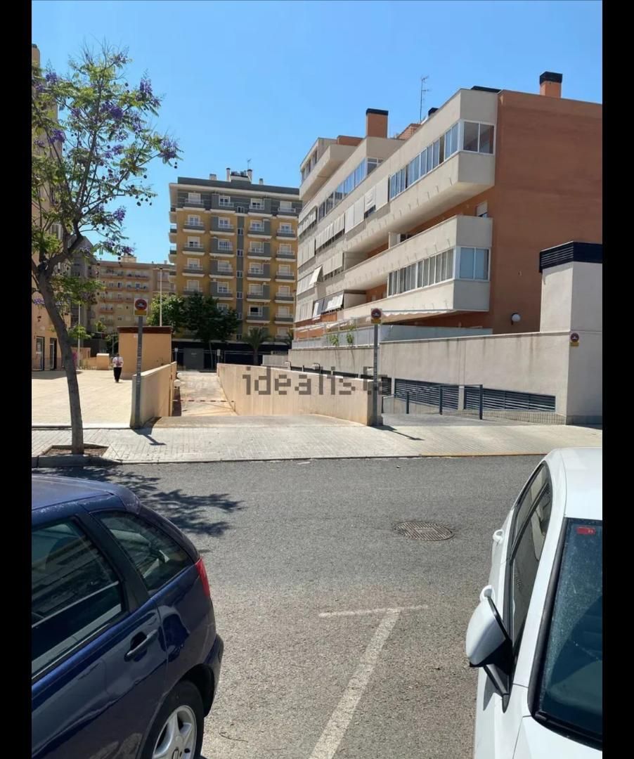 Vista exterior de Garatge en venda en Elche / Elx