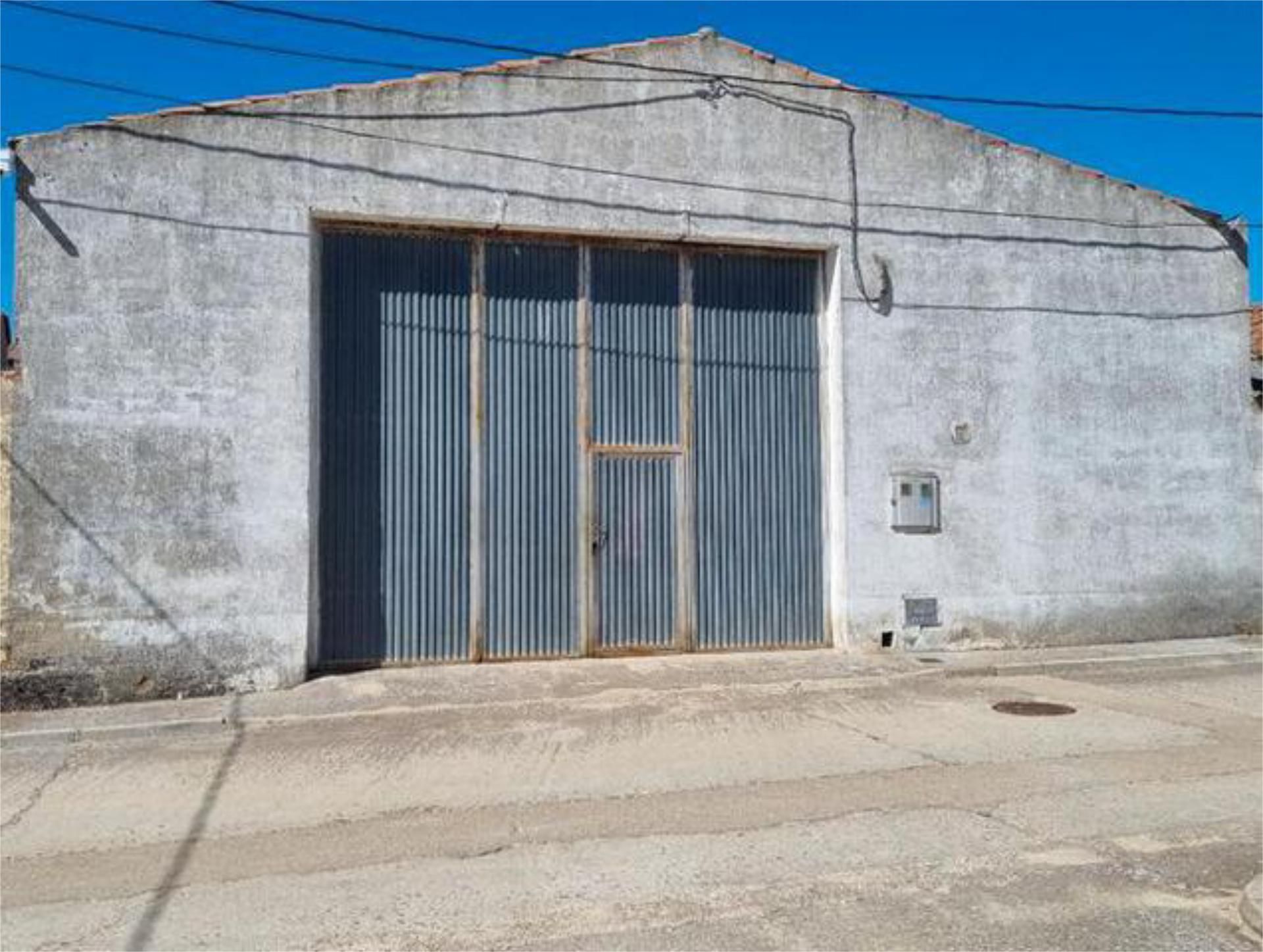 Vista exterior de Nau industrial de lloguer en Pedrosillo el Ralo