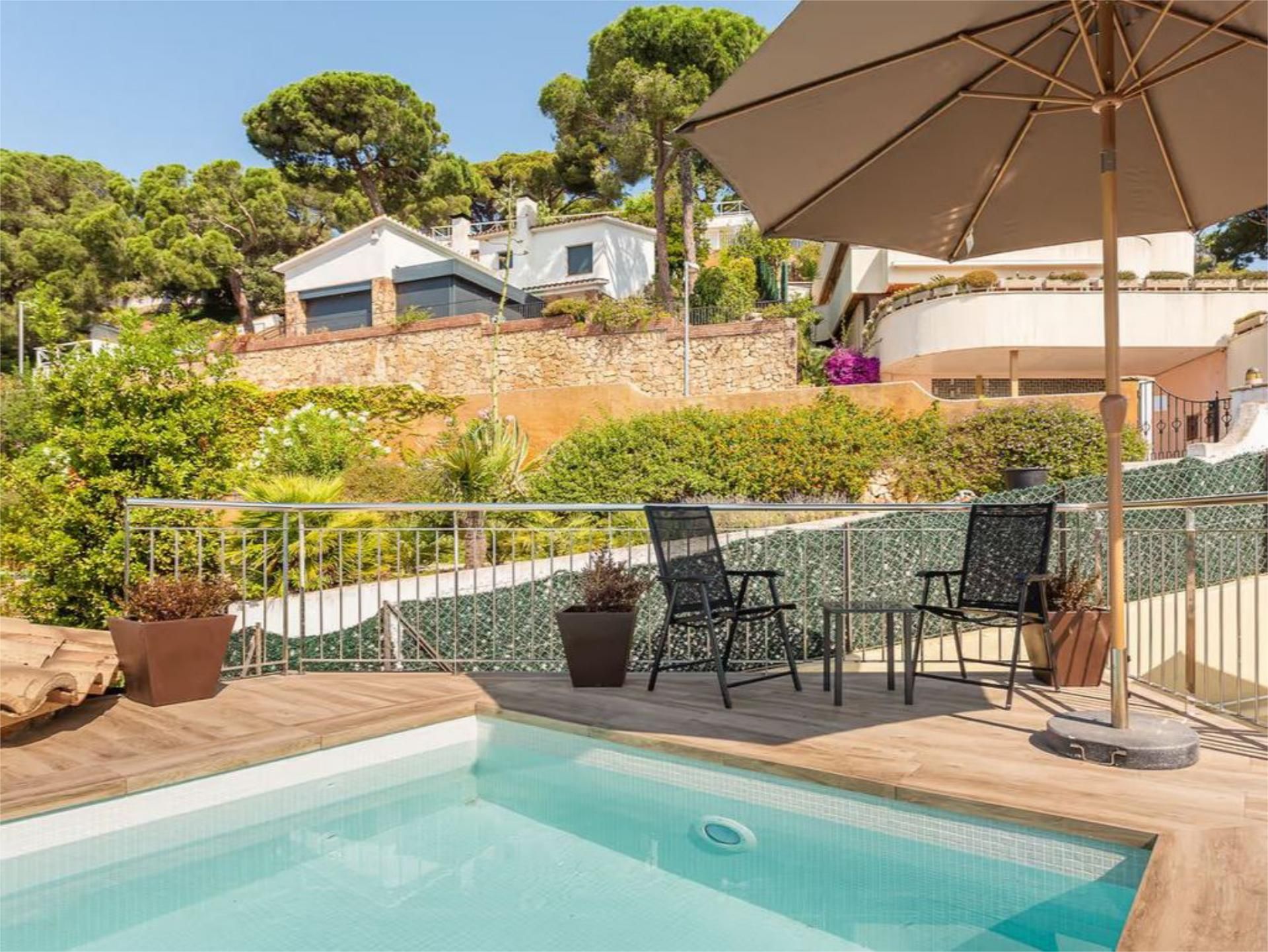 Terrassa de Finca rústica de lloguer en Lloret de Mar amb Aire condicionat, Calefacció i Jardí privat
