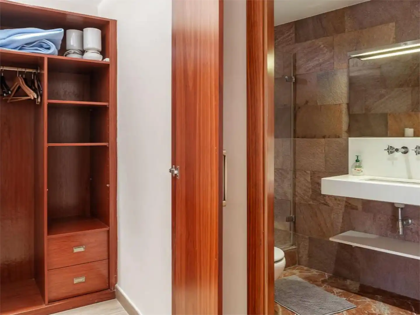 Finca rústica de alquiler en Carrer Hongria, 1, Canyelles Baño de Finca rústica de alquiler en Lloret de Mar con Aire acondicionado, Calefacción y Jardín privado